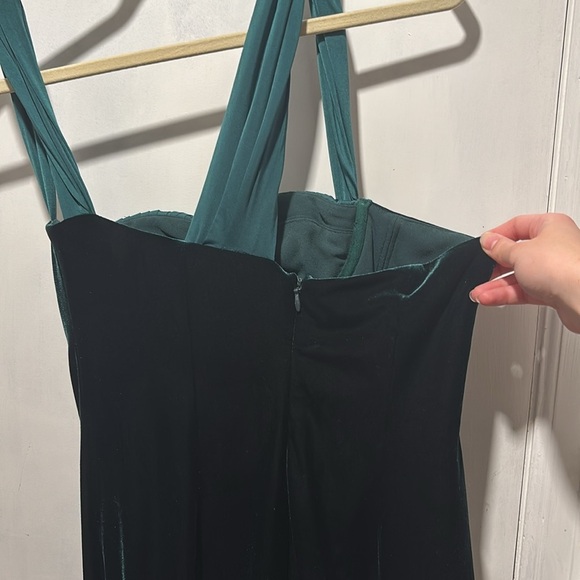 HOUSE OF CB eleanora mini velvet dress - Picture 7 of 7